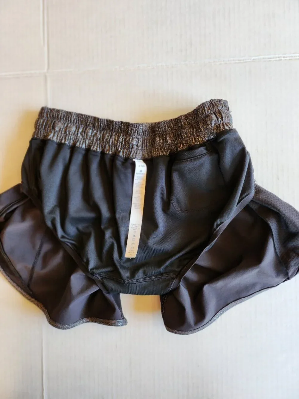 Lululemon Hotty Hot Shorts Luminosity Foil Silver Black Mesh Rare Find 4 Tall
